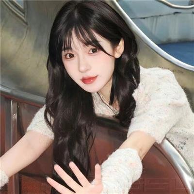 年过半百她美又飒