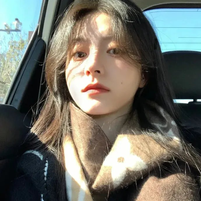 毕业当天就捡了个总裁